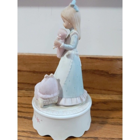 Lefton Porcelain Musical Mother & Baby "mother's Love adds sweetness to life" - Picture 2 of 5